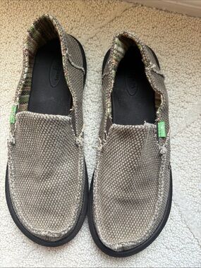 Sanuk Casual Men's Slip-On Canvas Shoes in Taupe or beige.